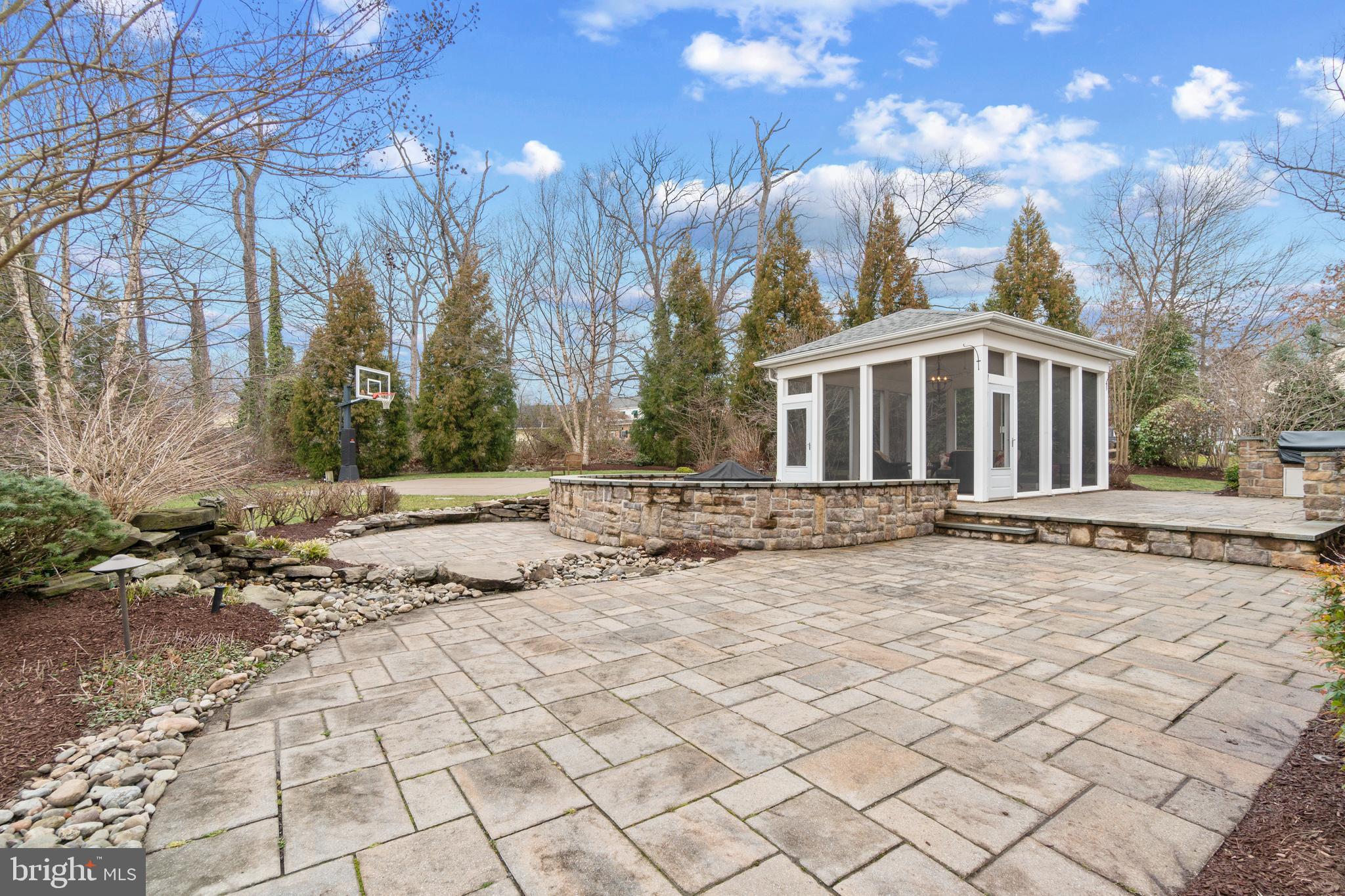 402 Historical Way