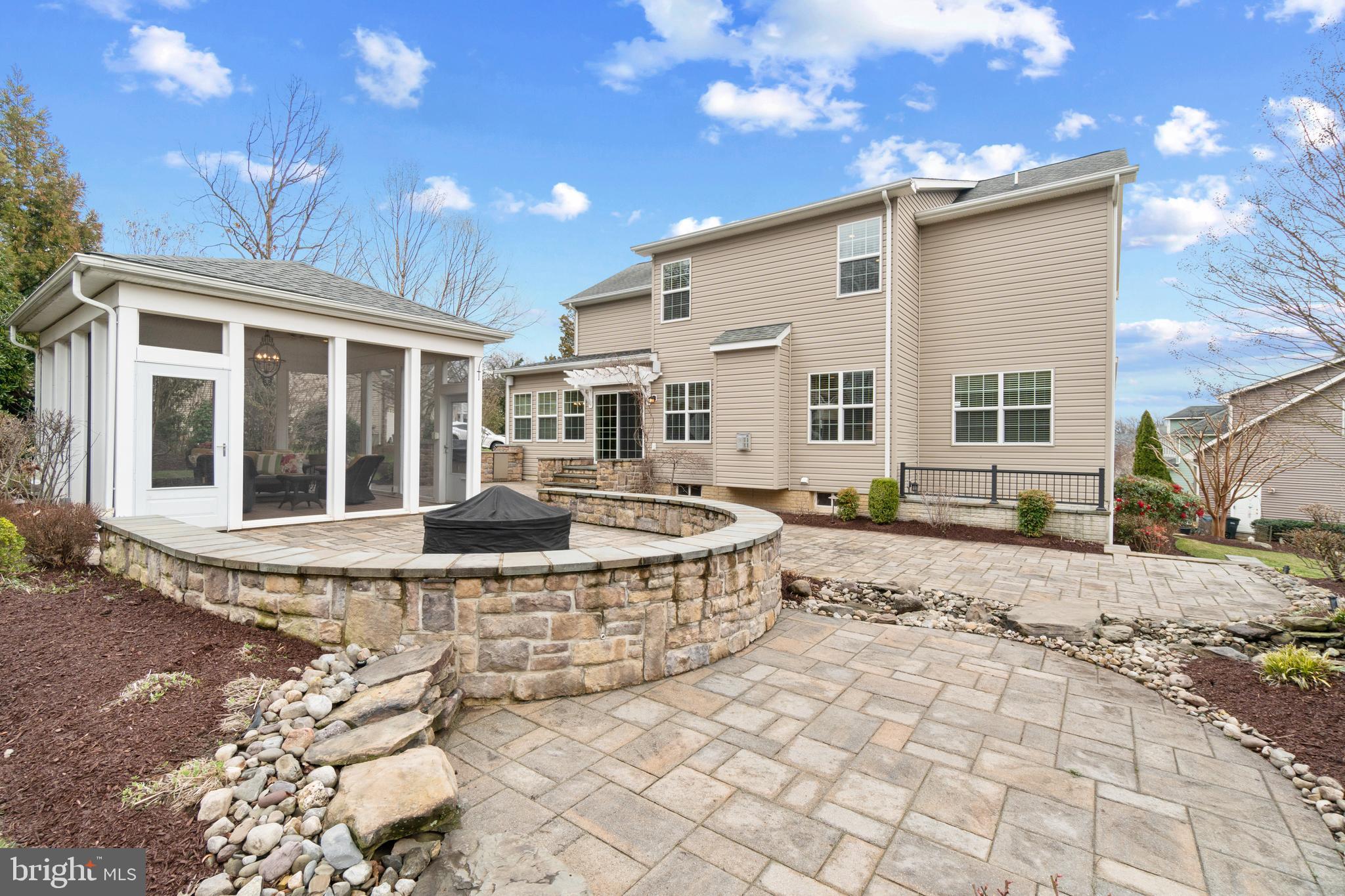 402 Historical Way