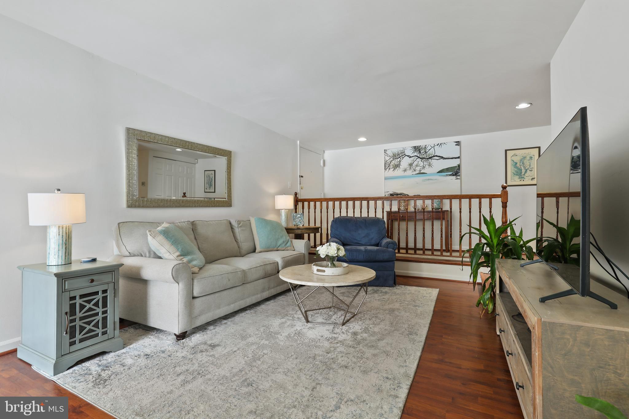 15 Silverwood CIRCLE Unit: 7