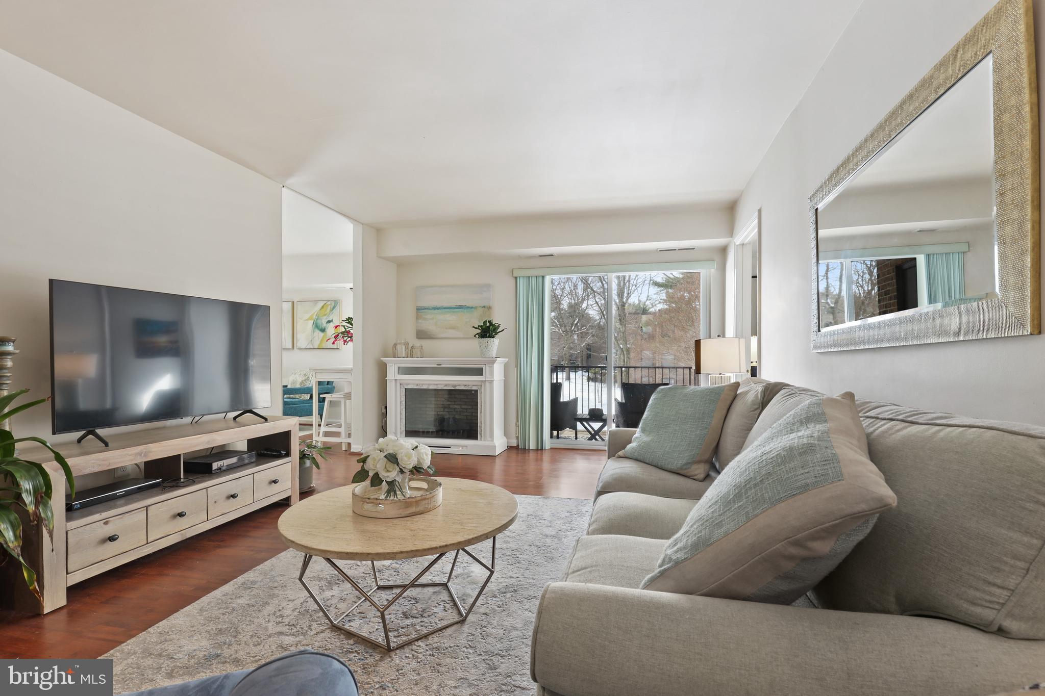 15 Silverwood CIRCLE Unit: 7