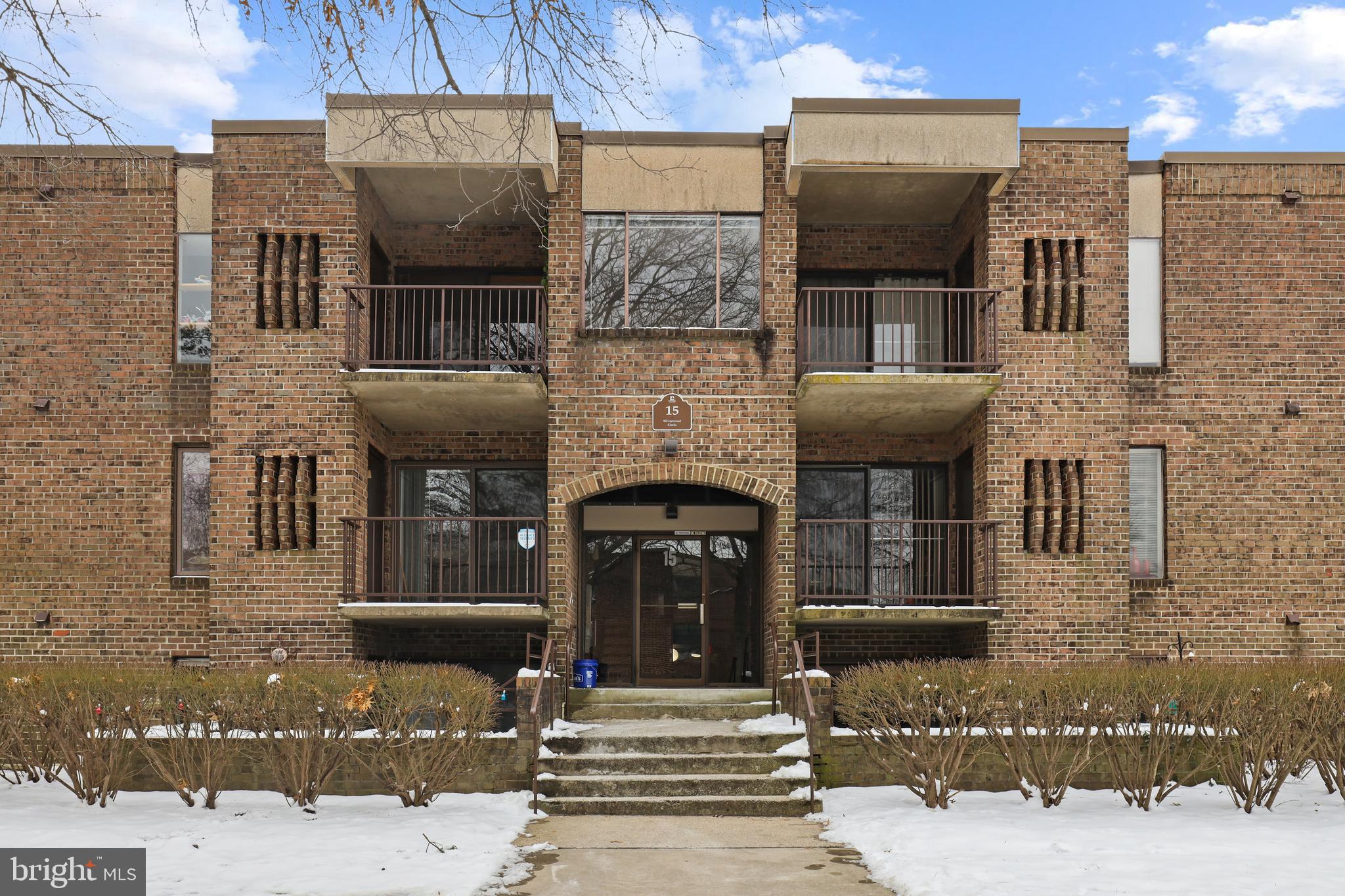 15 Silverwood CIRCLE Unit: 7