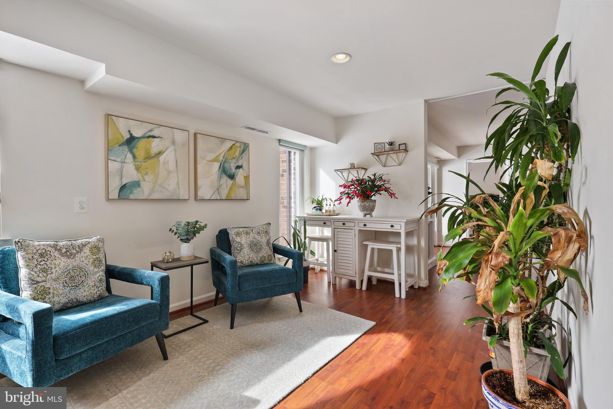 15 Silverwood CIRCLE Unit: 7