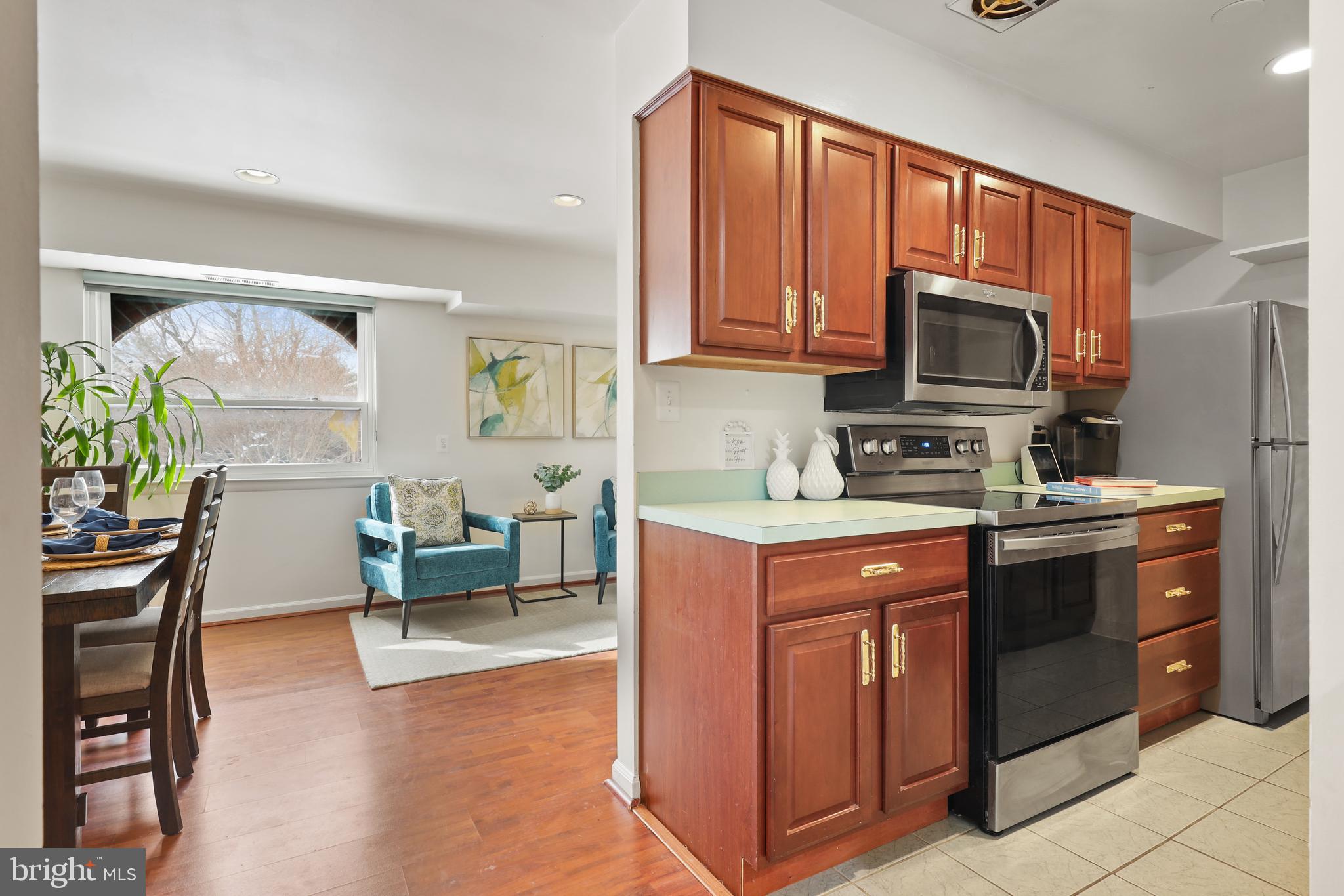 15 Silverwood CIRCLE Unit: 7