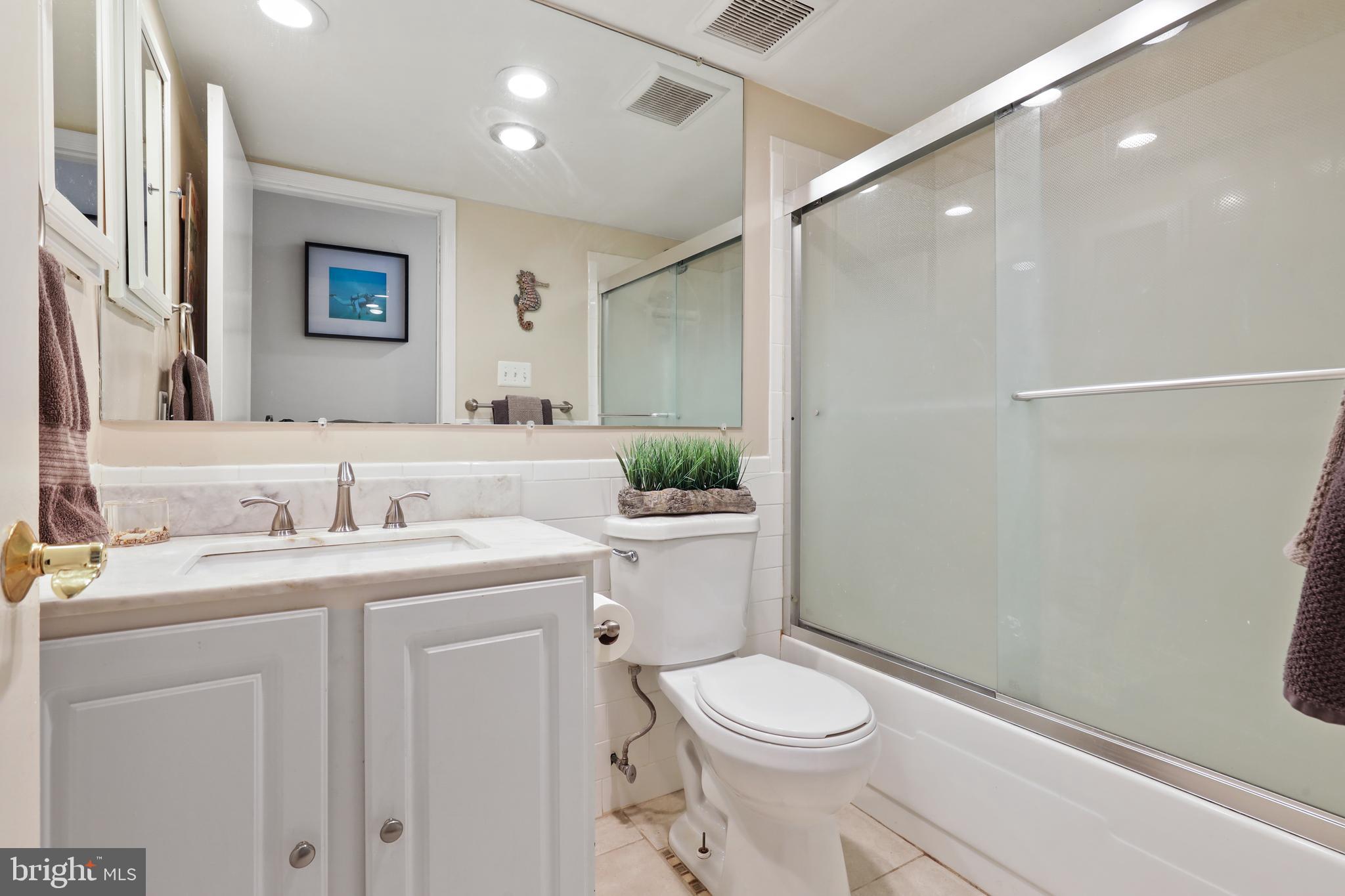 15 Silverwood CIRCLE Unit: 7