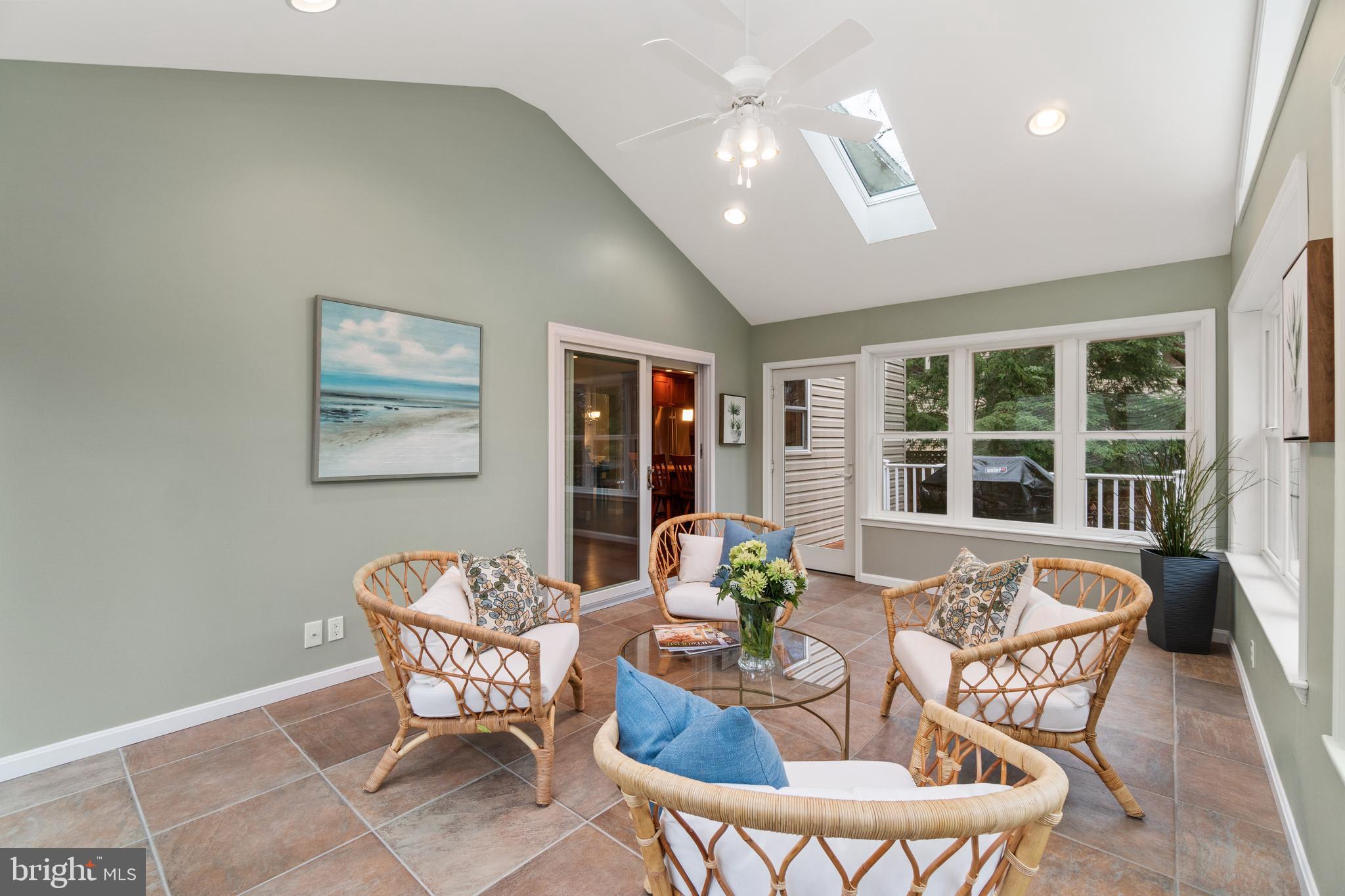 273 Michener Ct W
