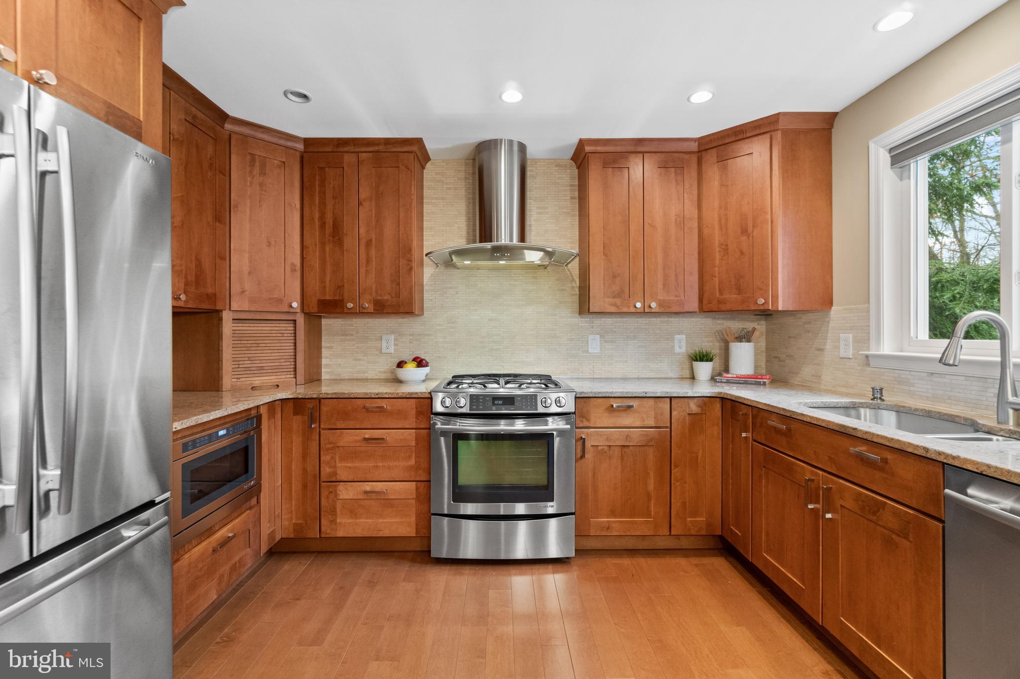 273 Michener Ct W