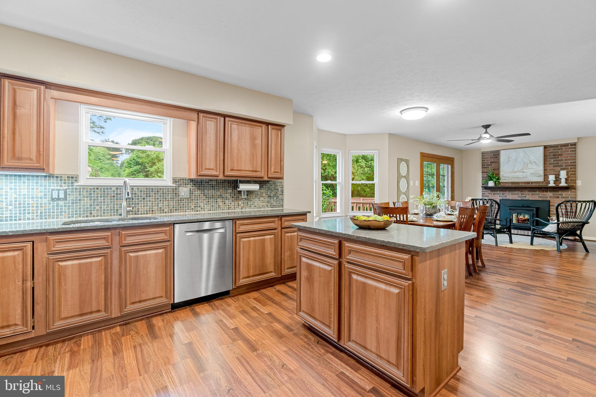 594 Duffield Dr