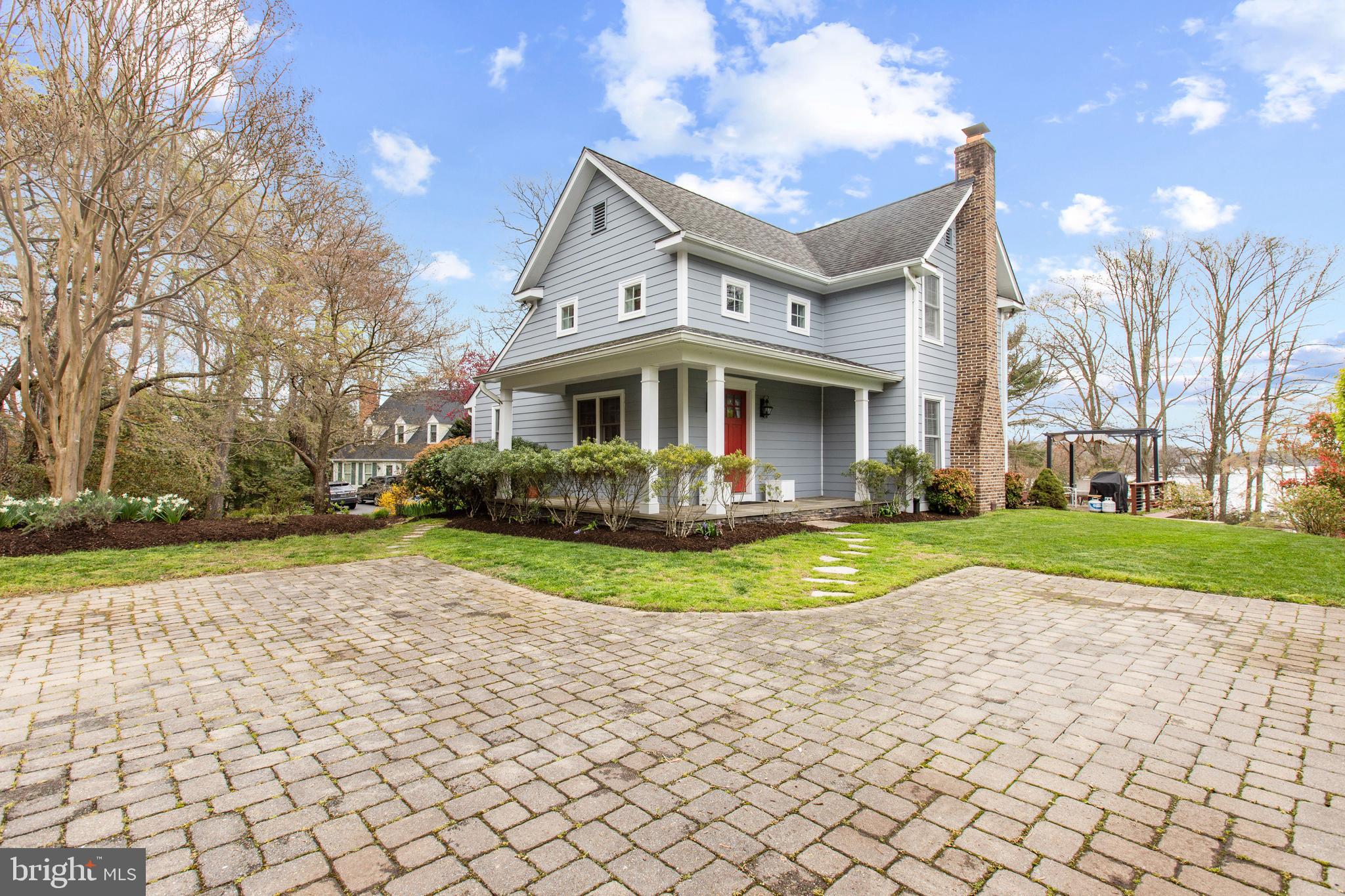 216 Springdale Ave
