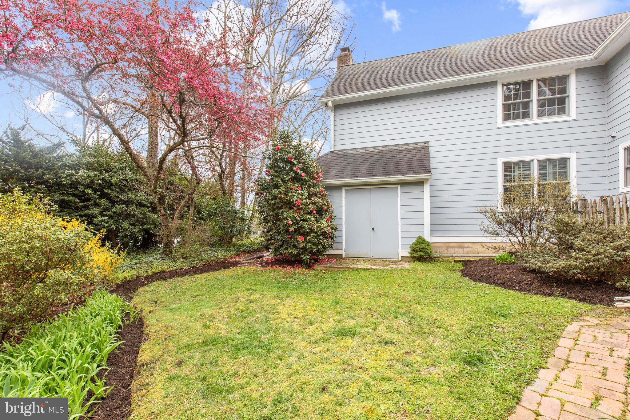 216 Springdale Ave
