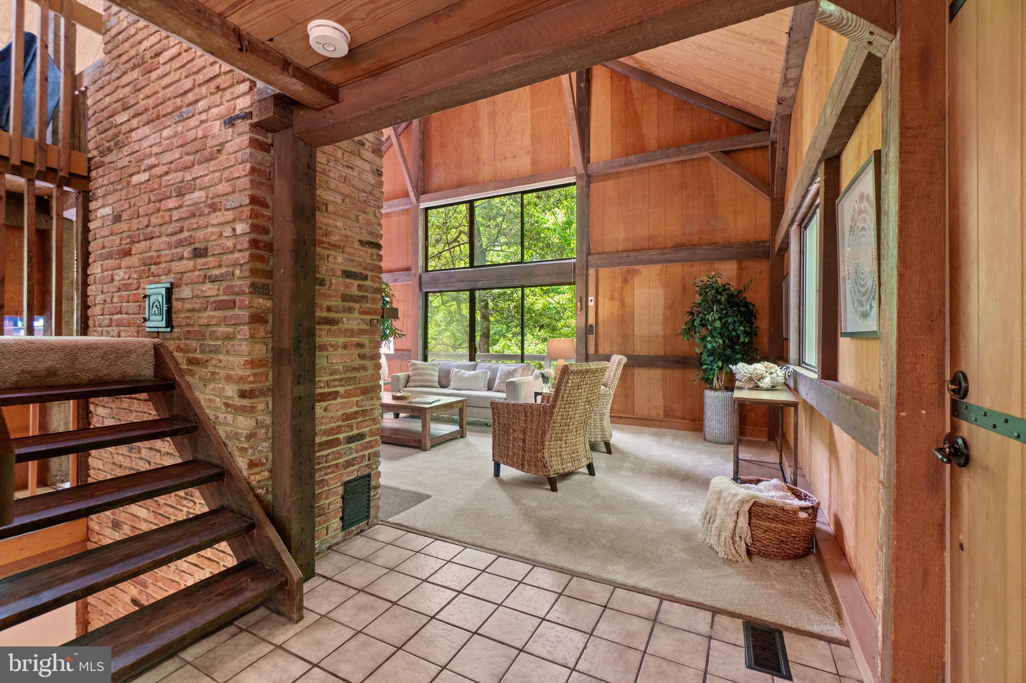 553 Thimble Shoals Ct