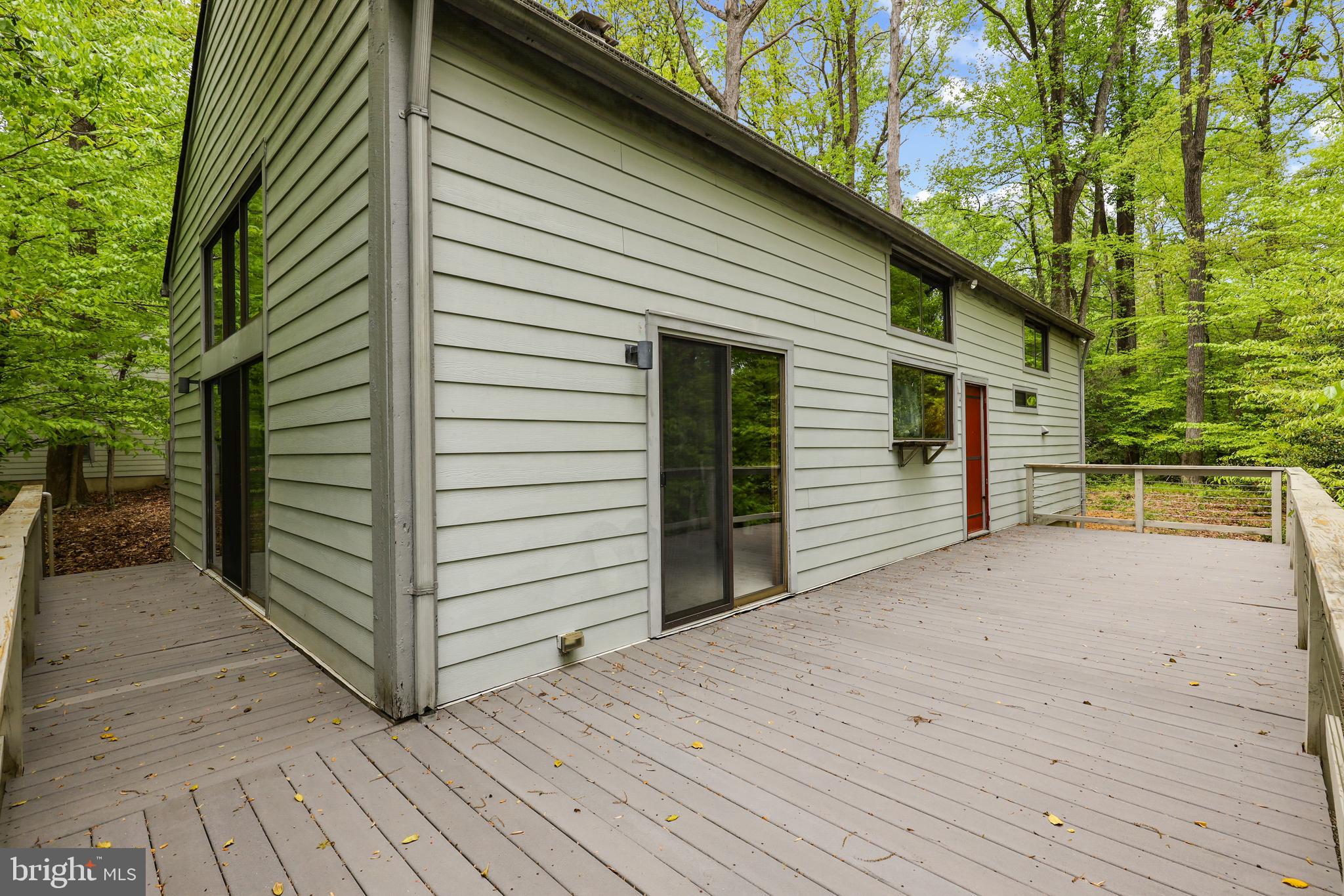 553 Thimble Shoals Ct