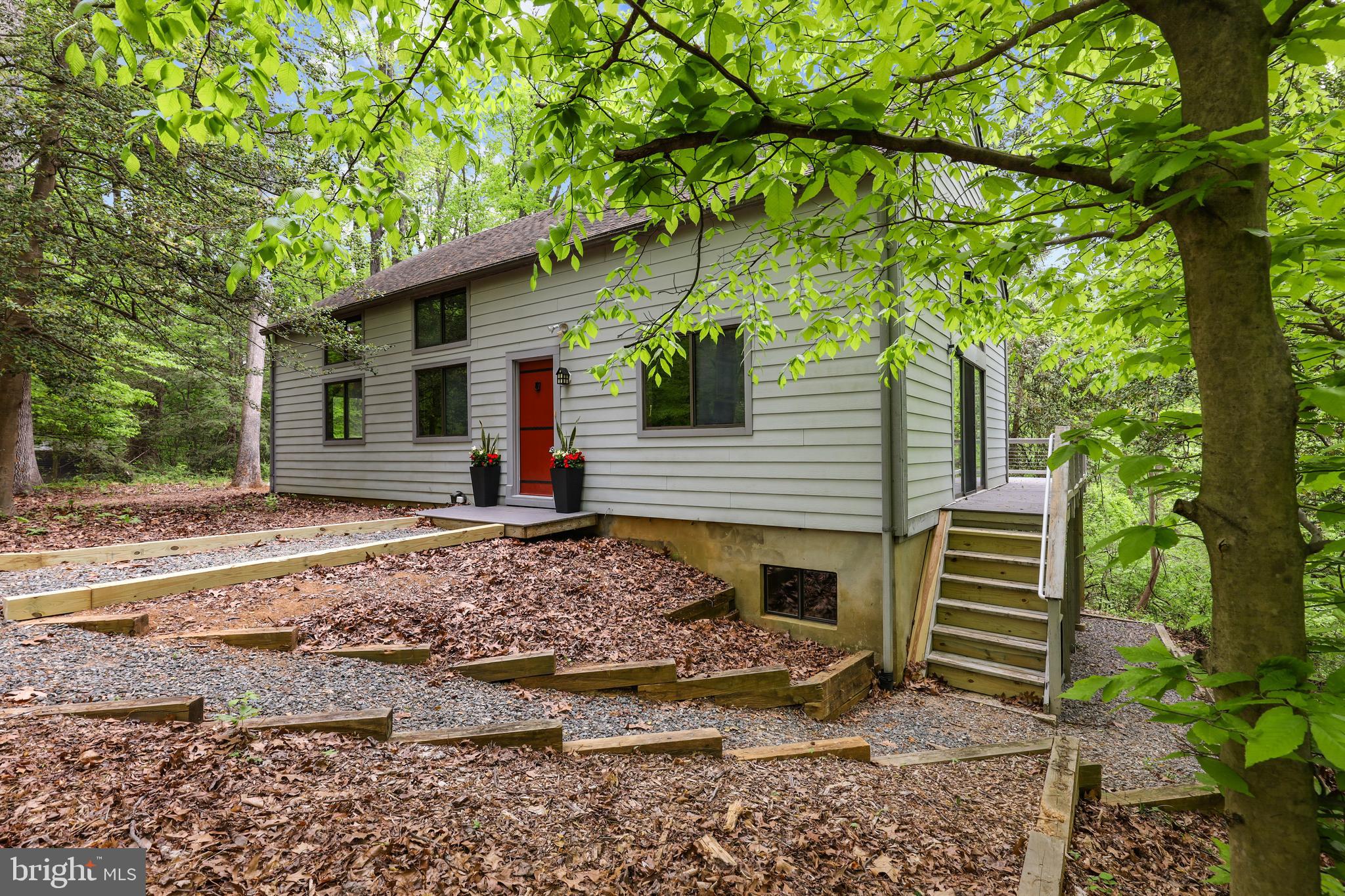 553 Thimble Shoals Ct