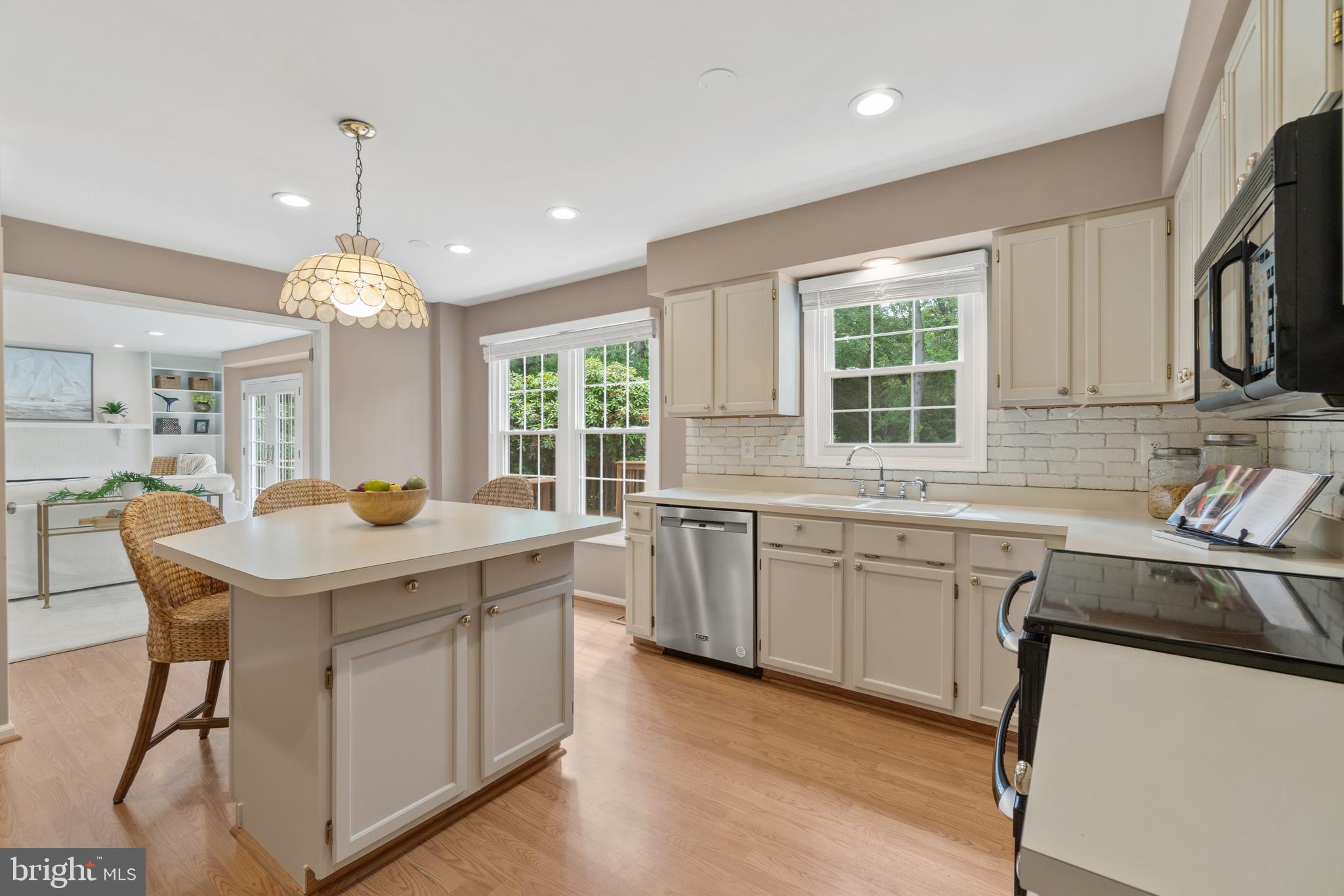338 Redwood Grove Ct