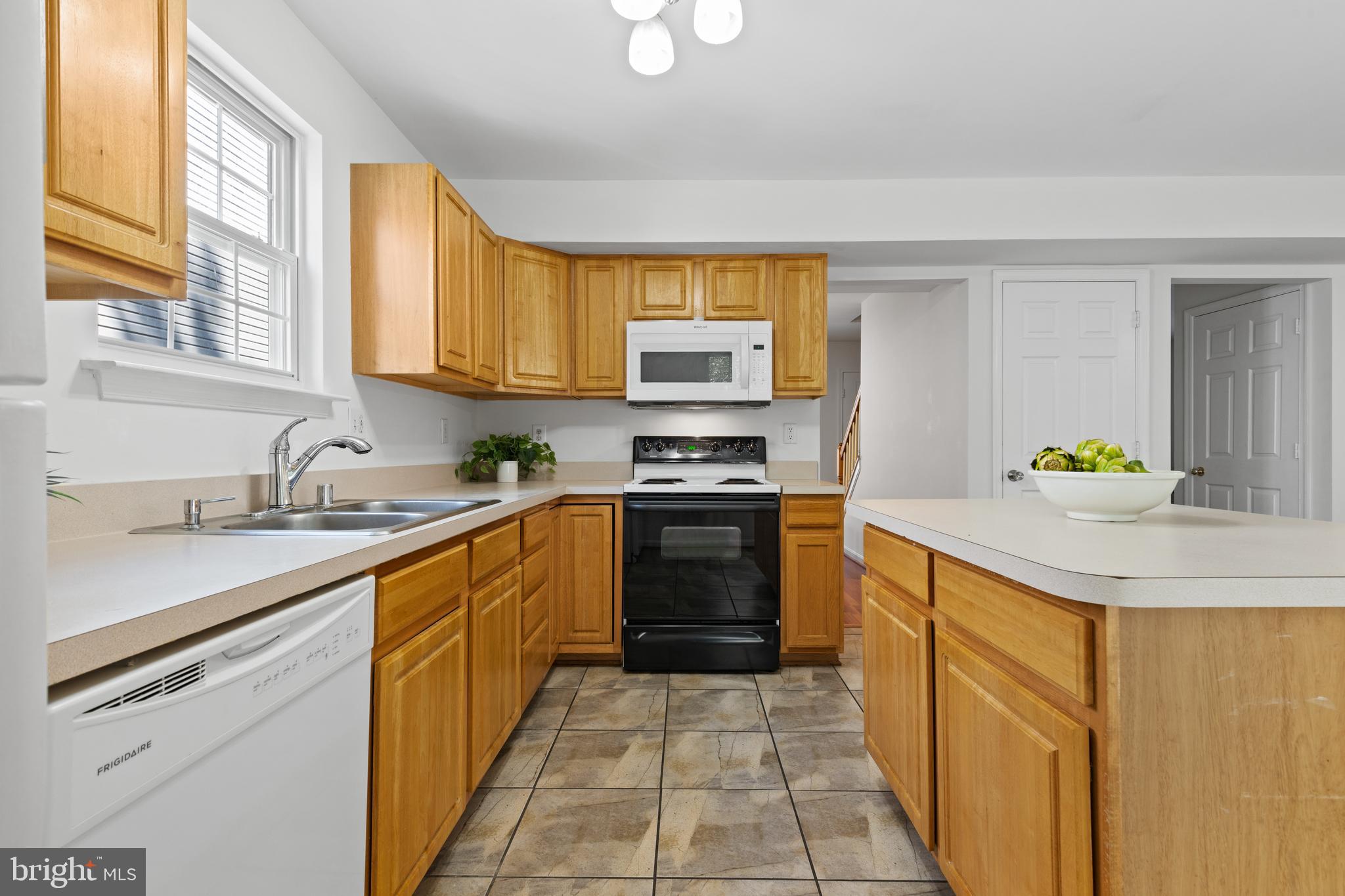 136 Lillian Ave