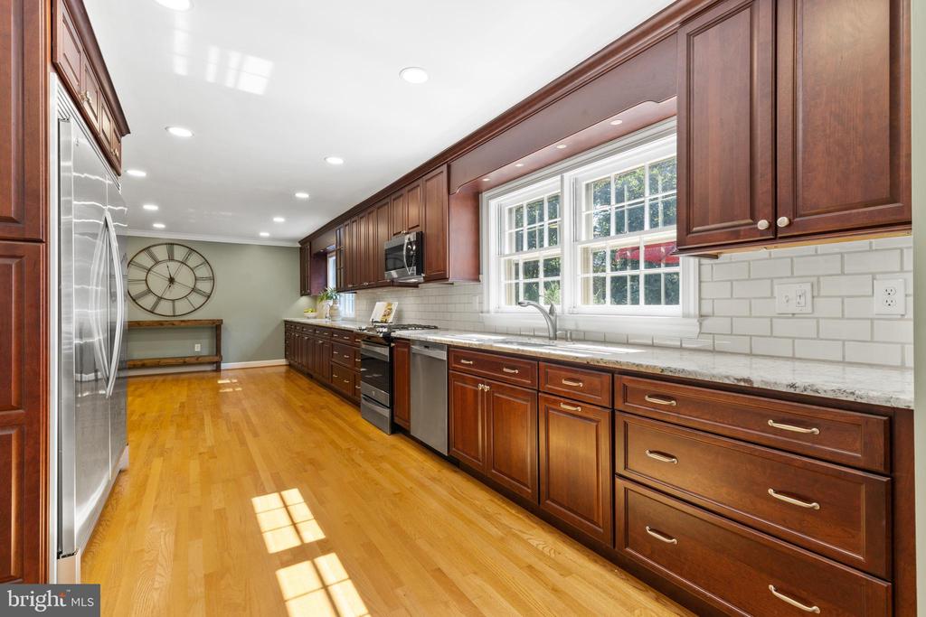 17 Belleview Dr