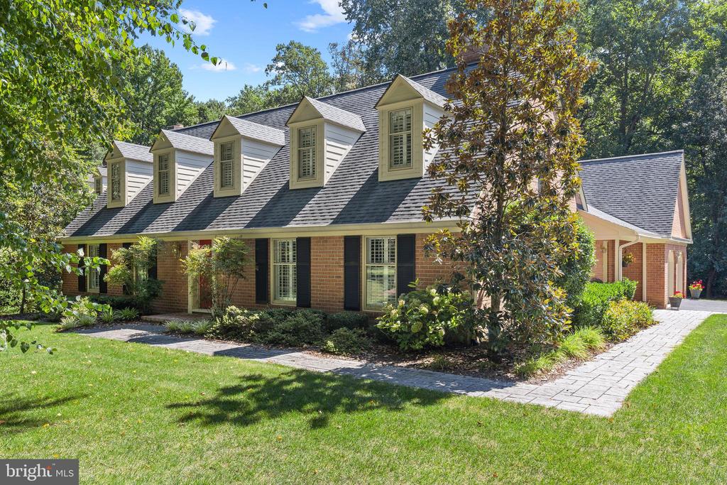 17 Belleview Dr
