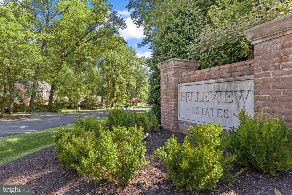 17 Belleview Dr