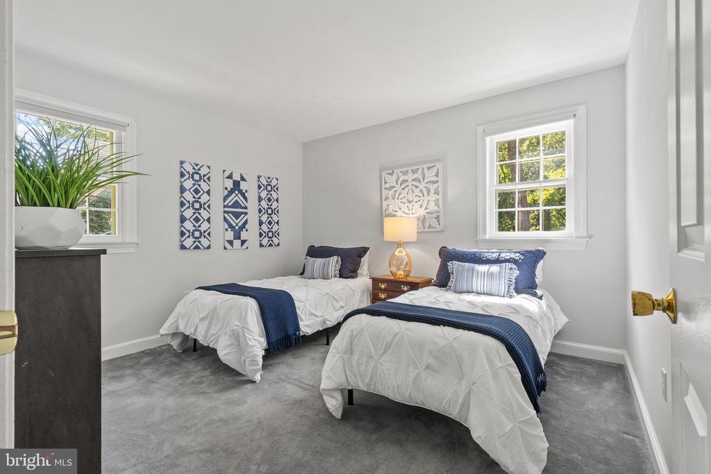 17 Belleview Dr