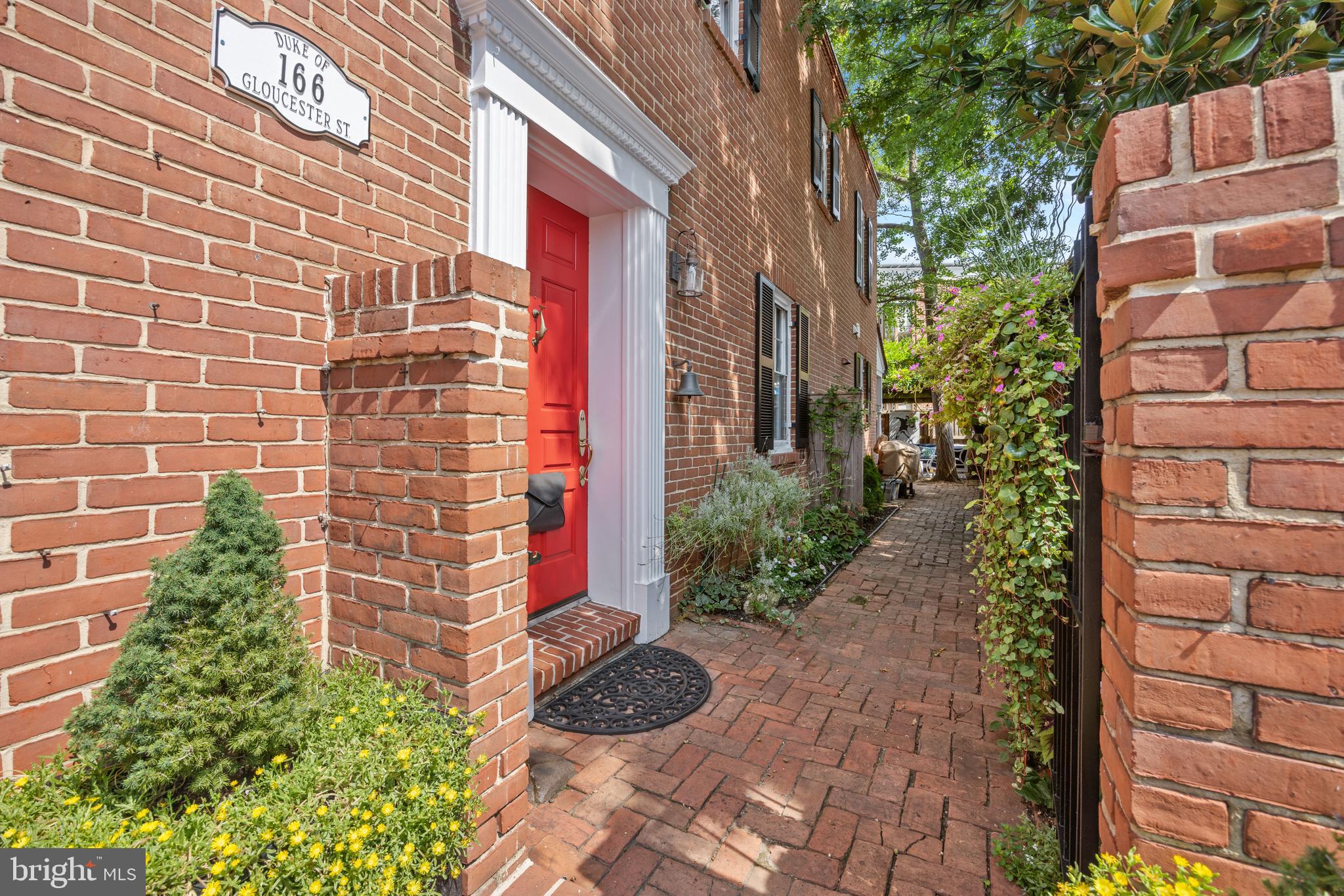 166 Duke Of Gloucester St