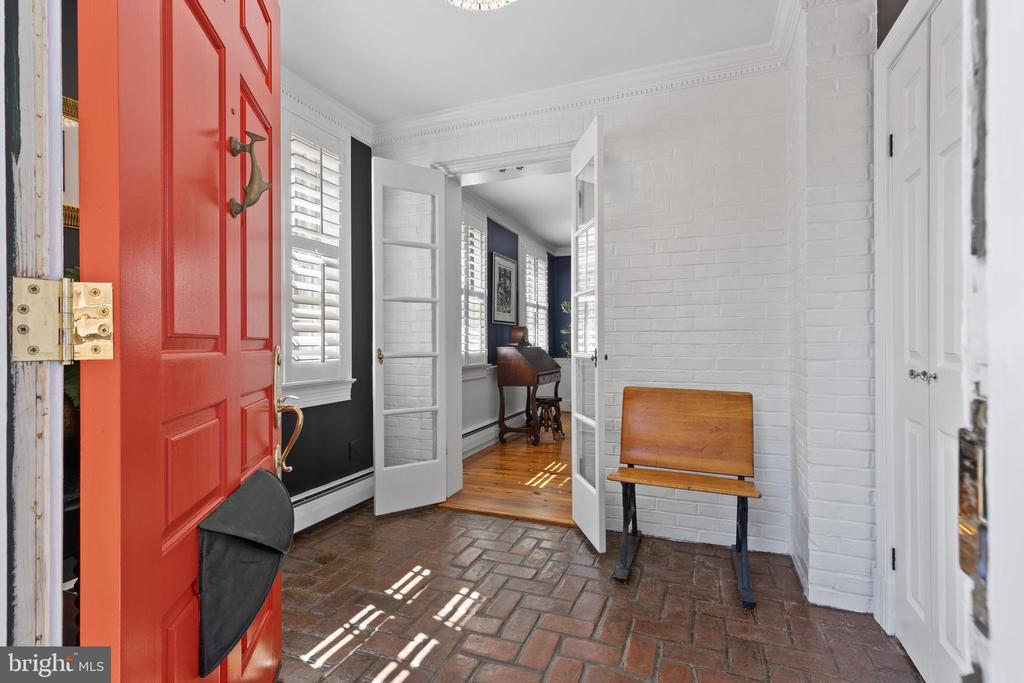 166 Duke Of Gloucester St