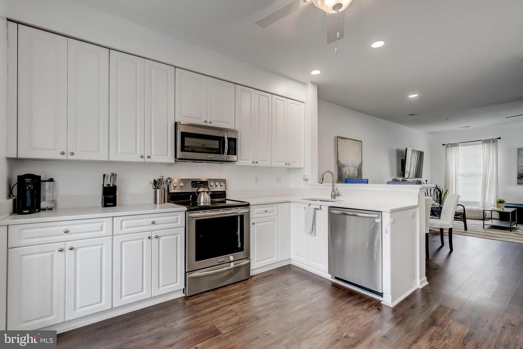1102 CRANSTON CT