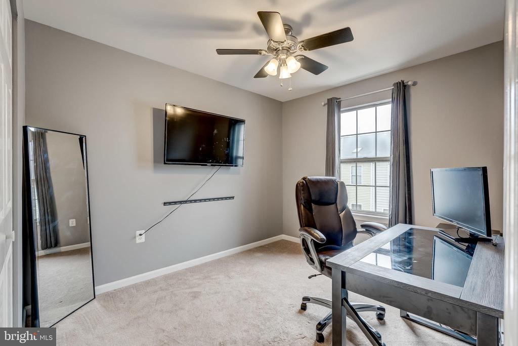 1102 CRANSTON CT