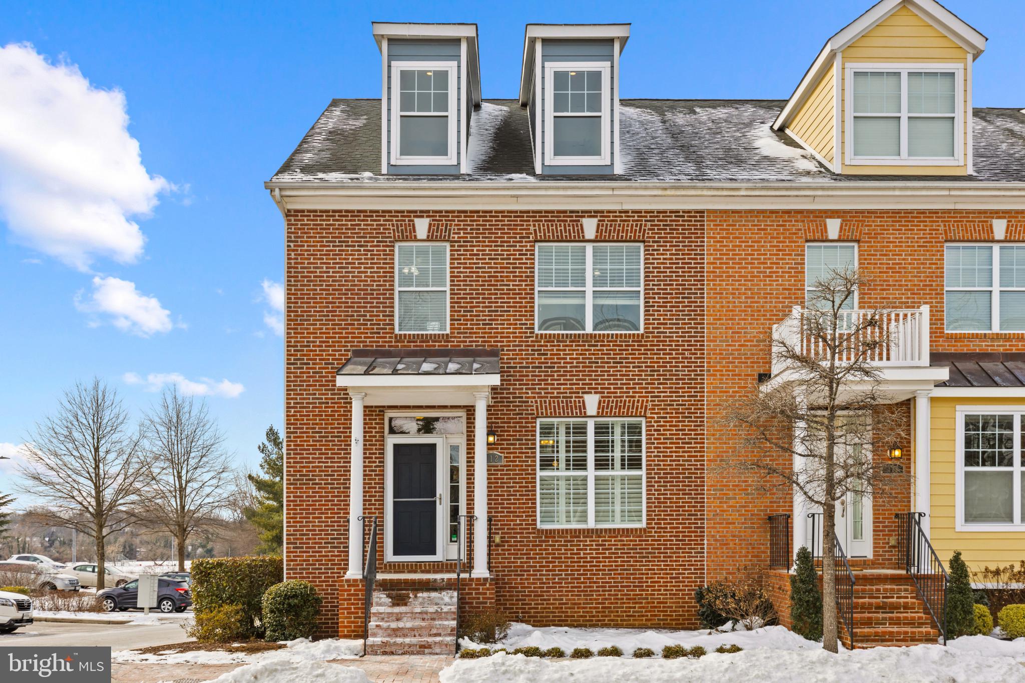 112 Carraway Ln