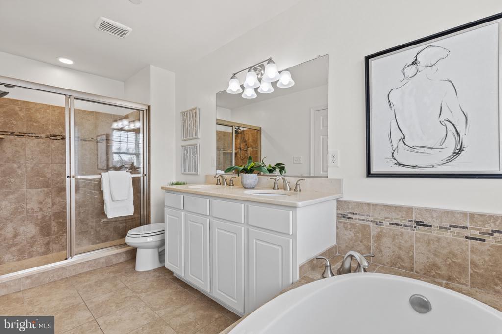 112 Carraway Ln