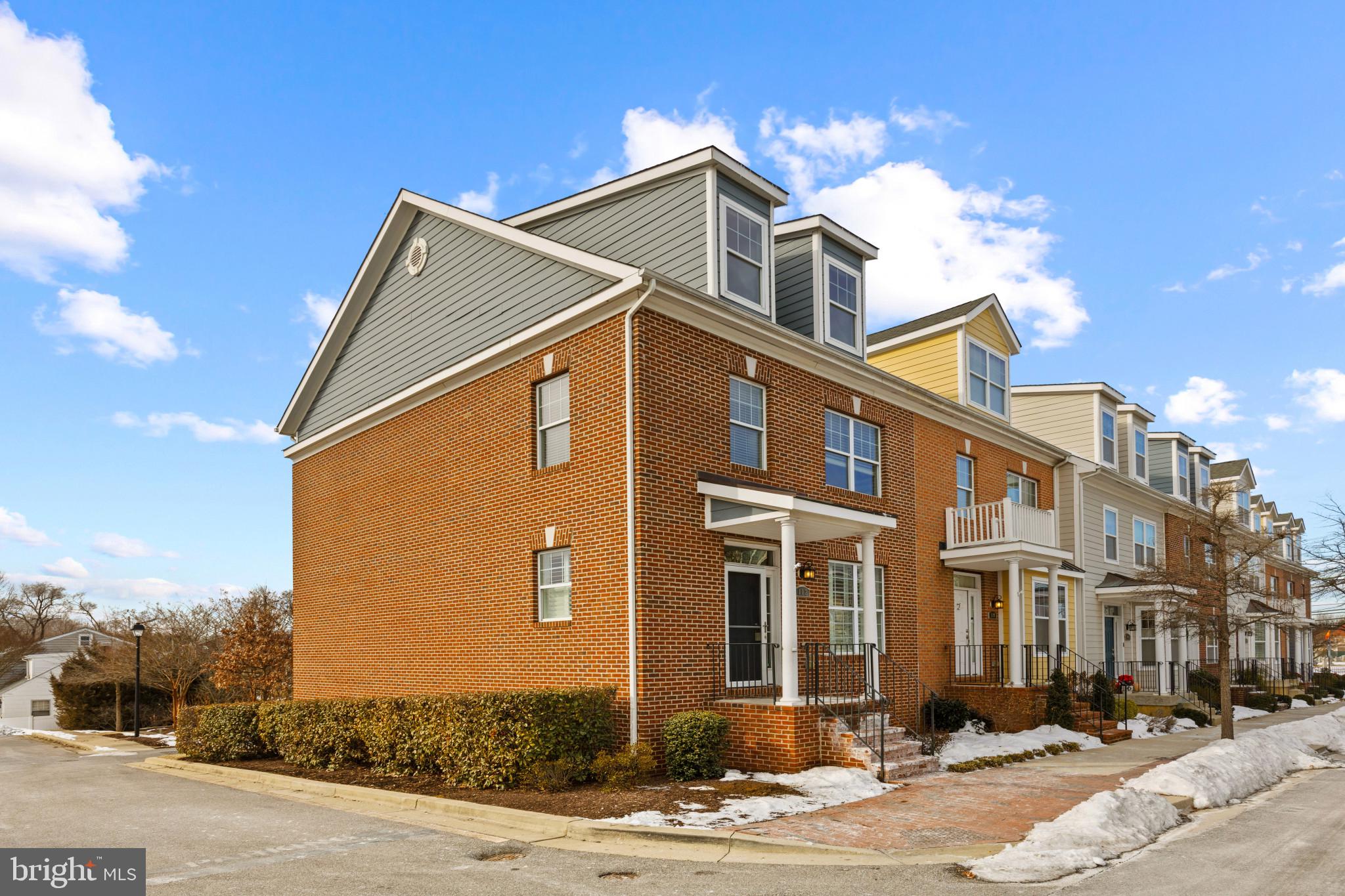 112 Carraway Ln