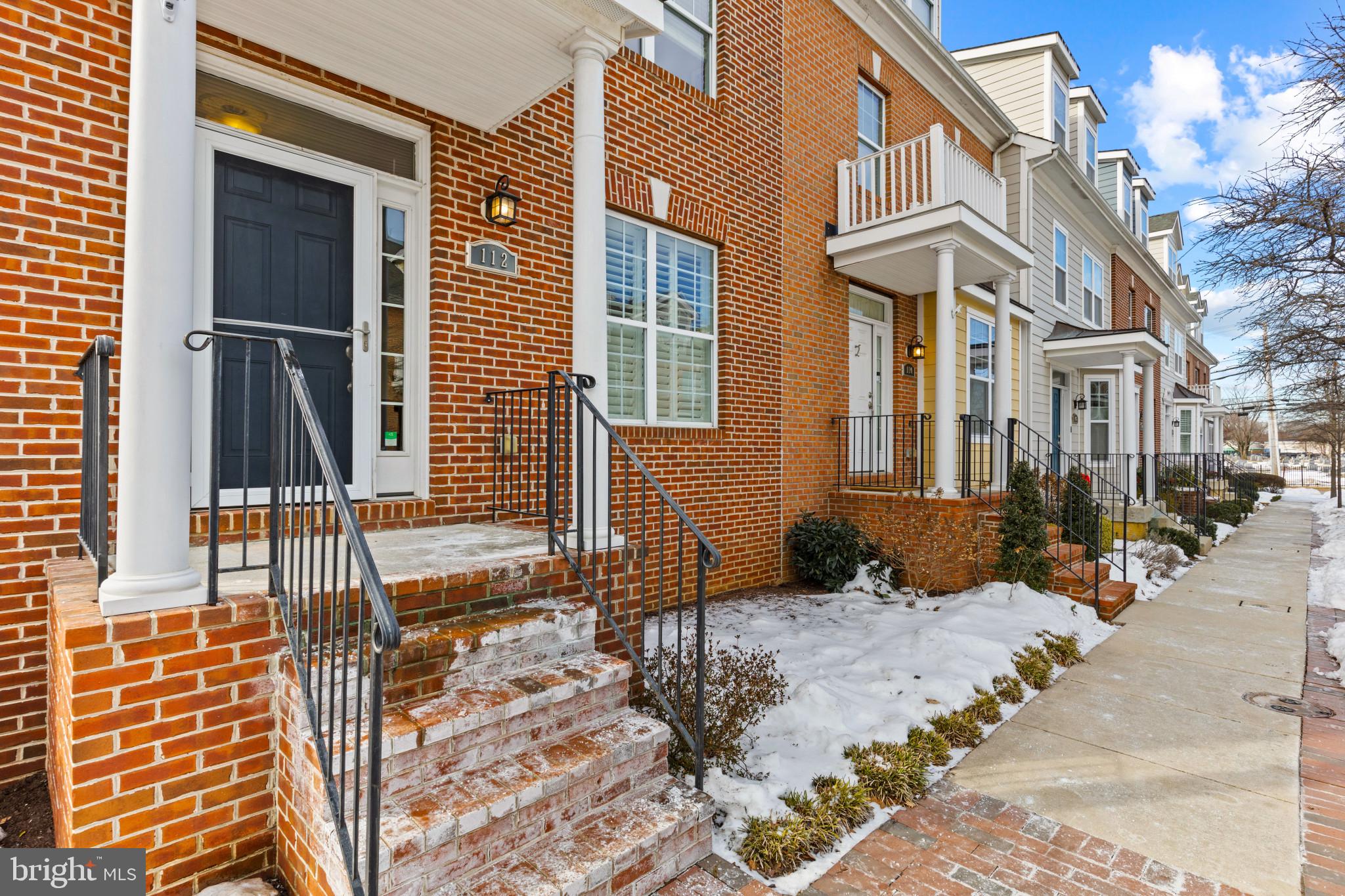 112 Carraway Ln