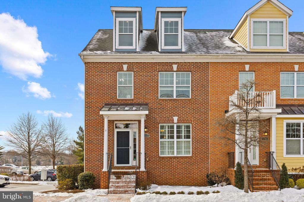 112 Carraway Ln