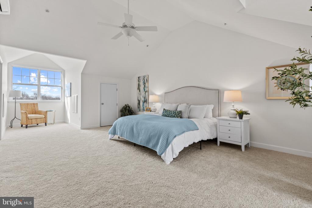 112 Carraway Ln