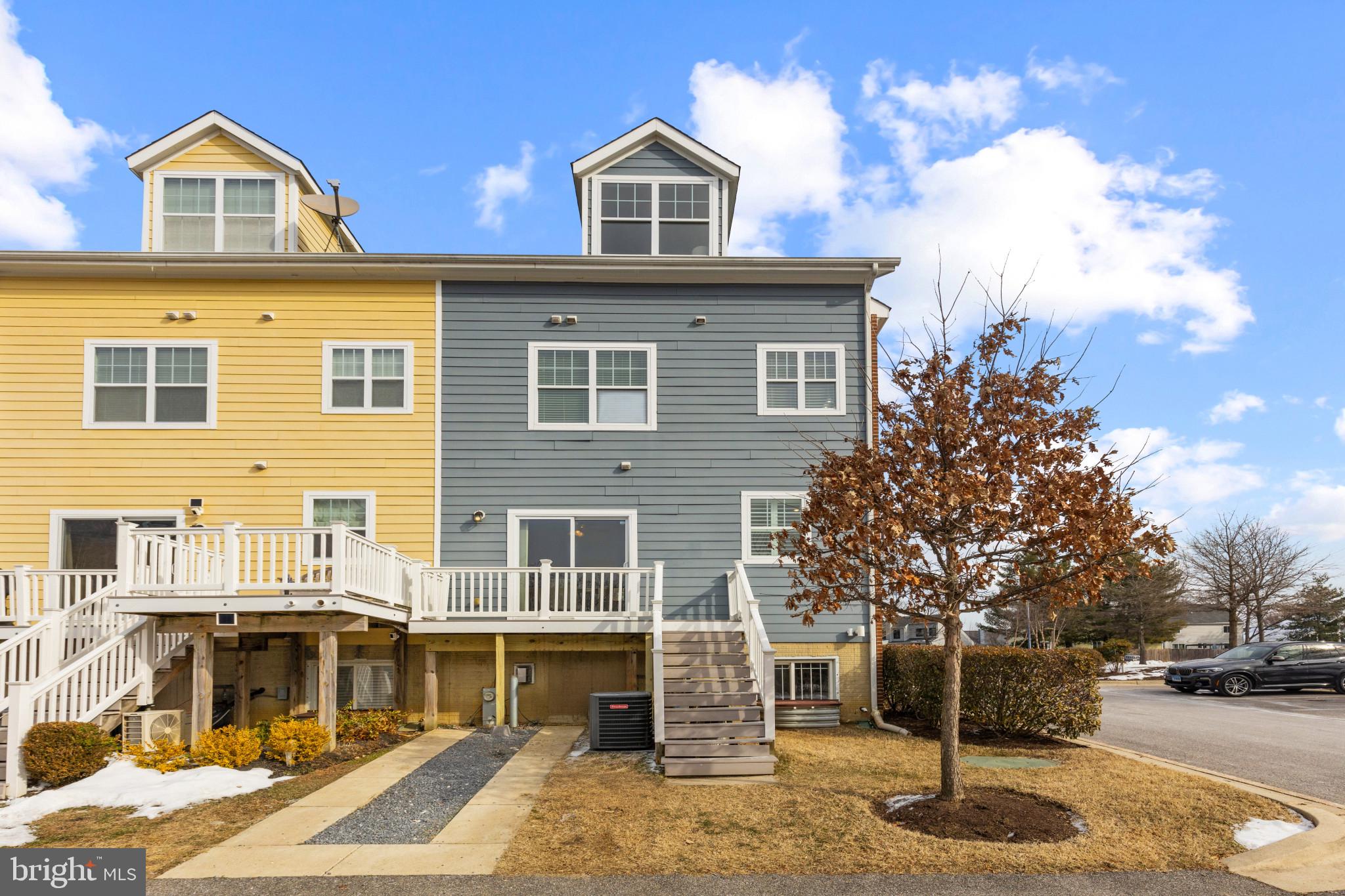 112 Carraway Ln