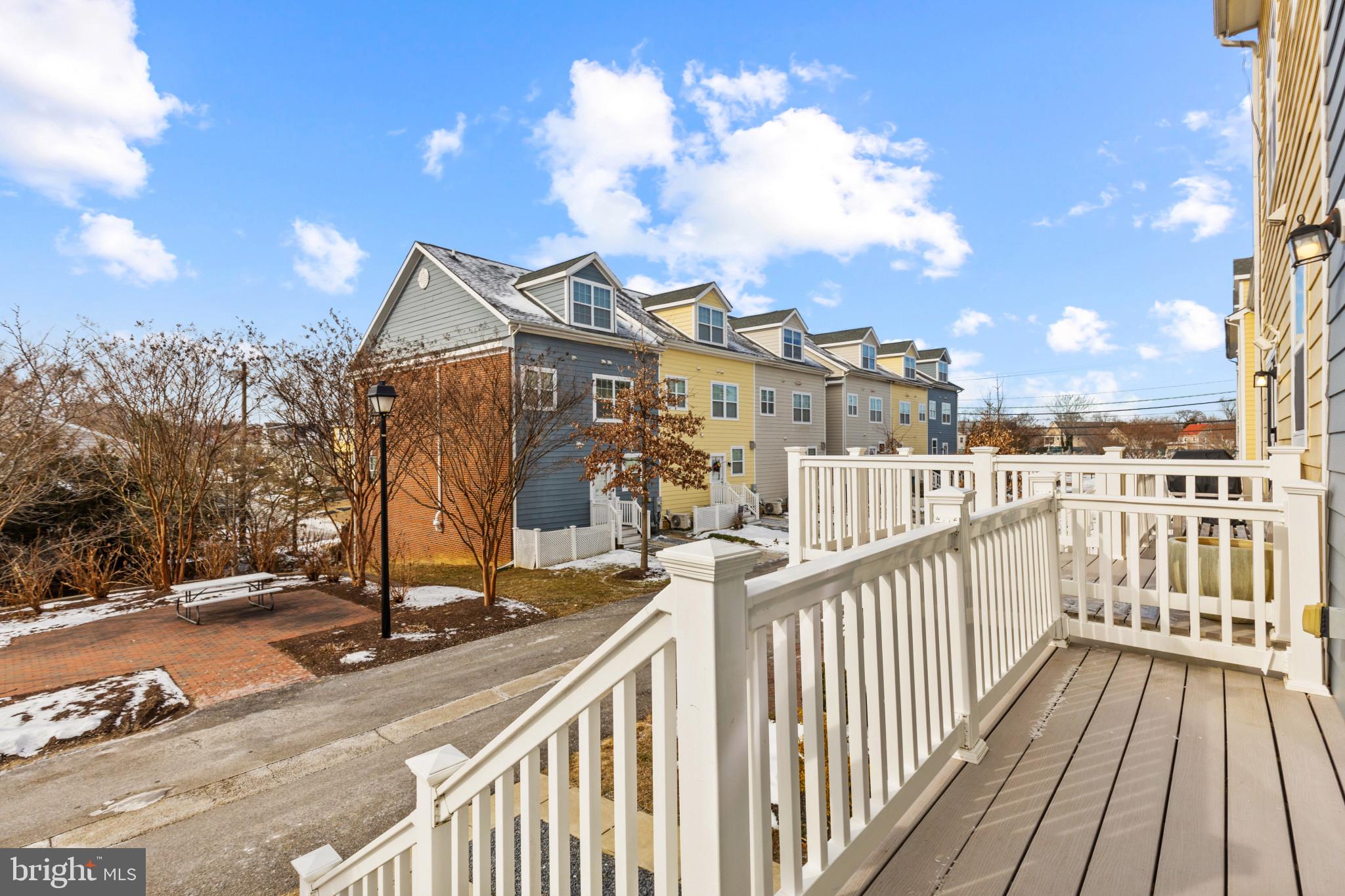 112 Carraway Ln
