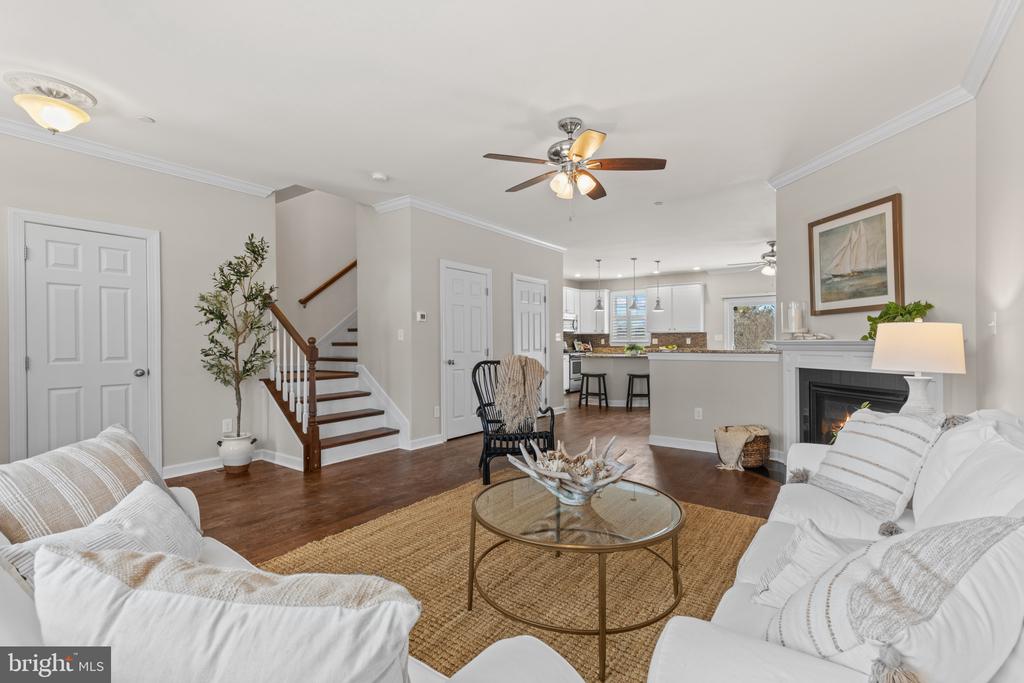 112 Carraway Ln
