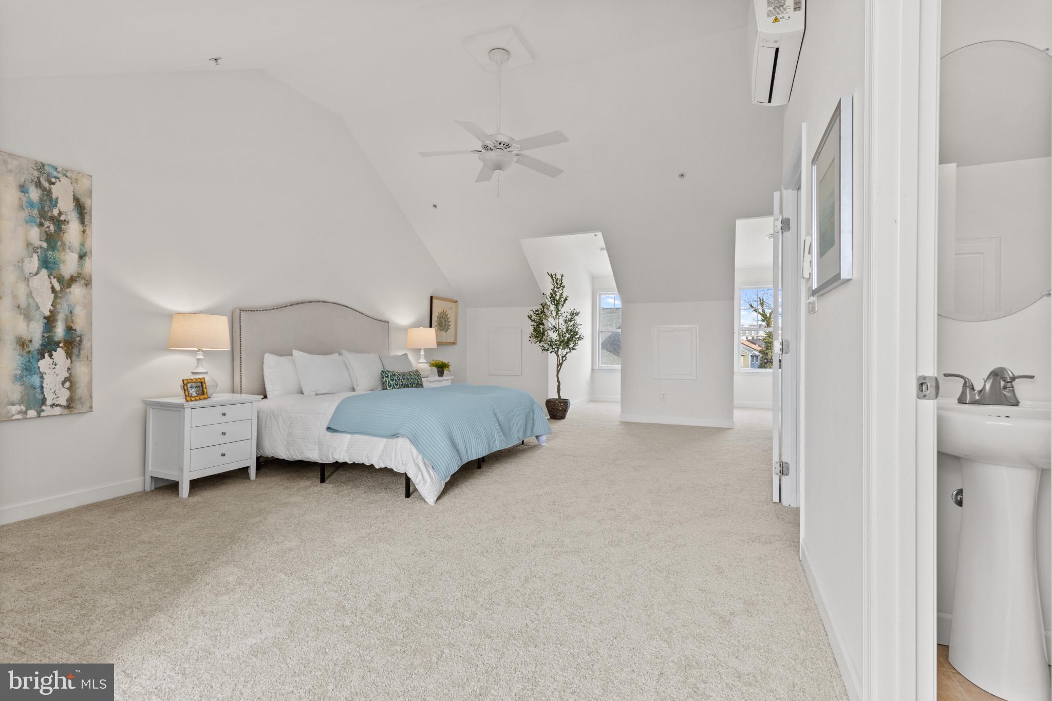 112 Carraway Ln