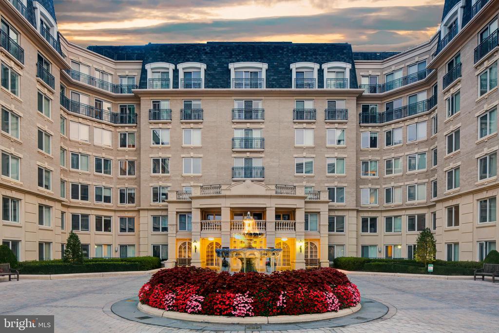 5 Park Pl #607