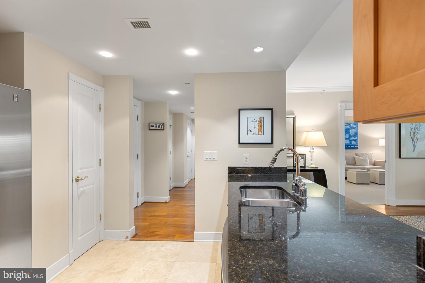 5 Park Pl #607