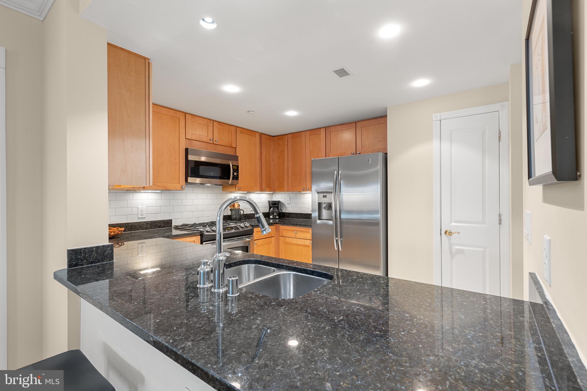 5 Park Pl #607