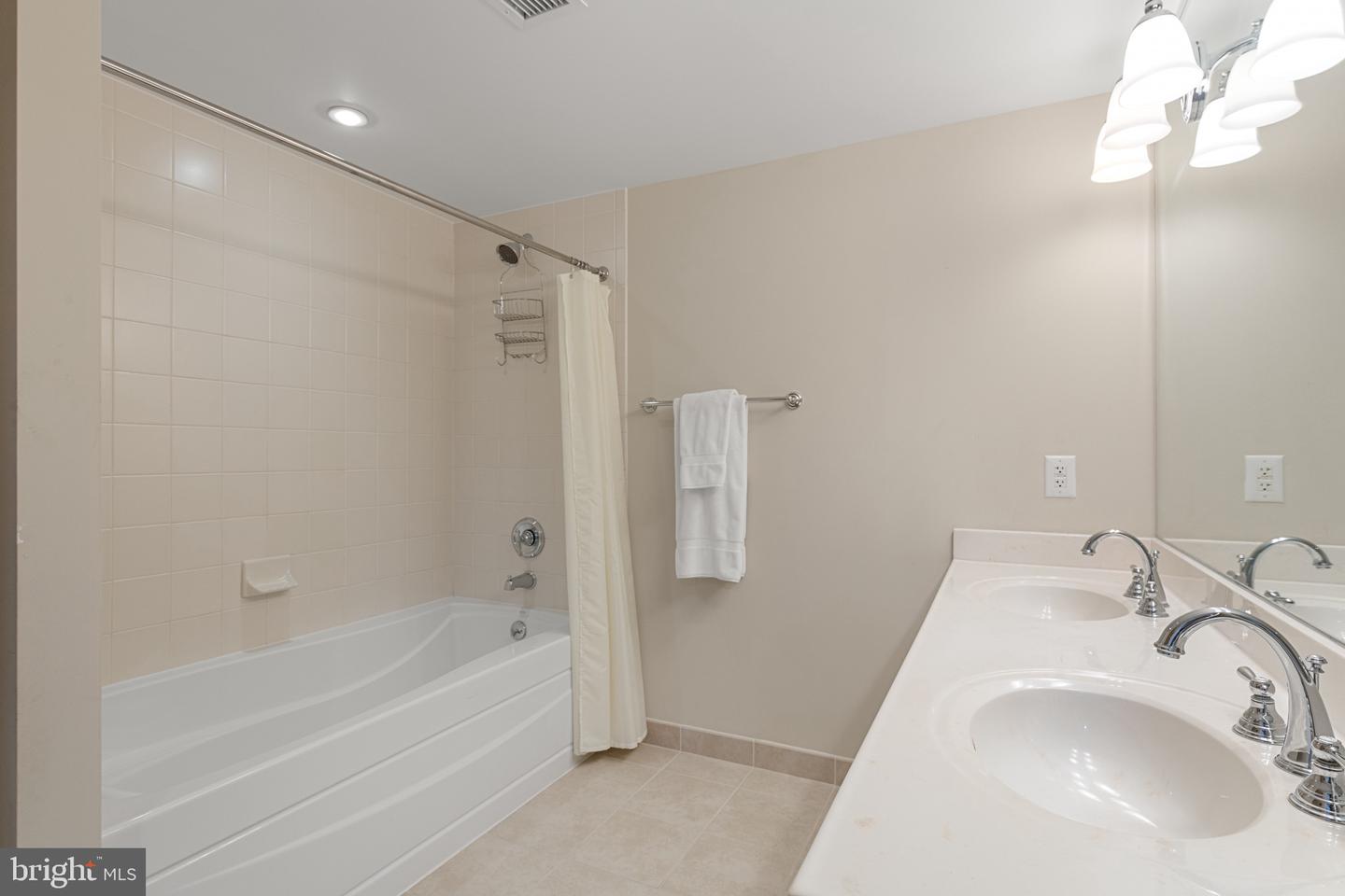 5 Park Pl #607