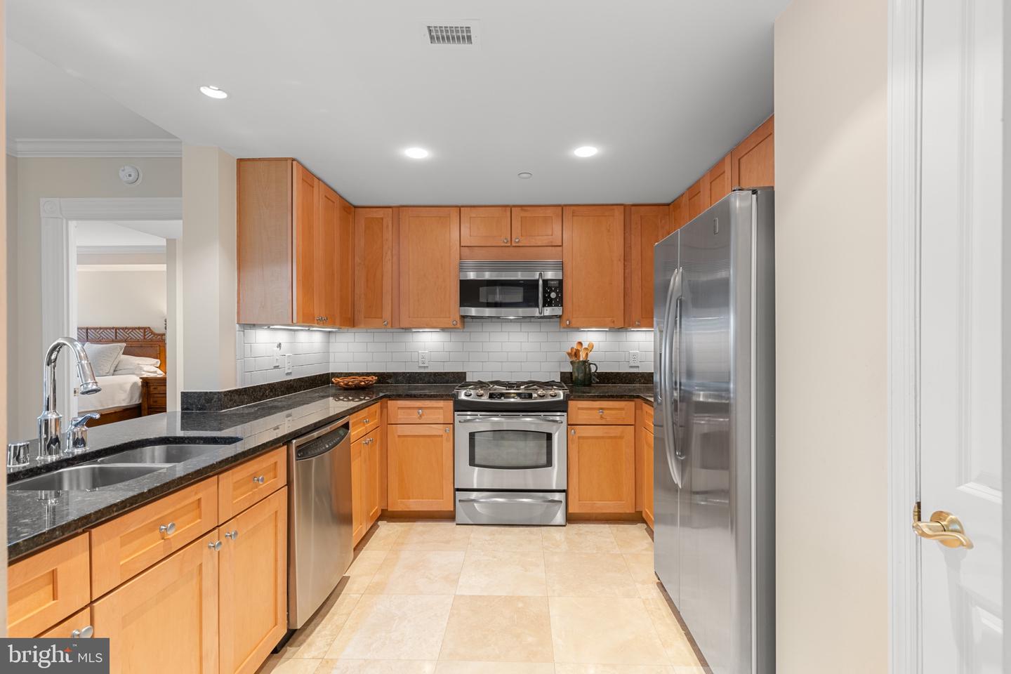 5 Park Pl #607