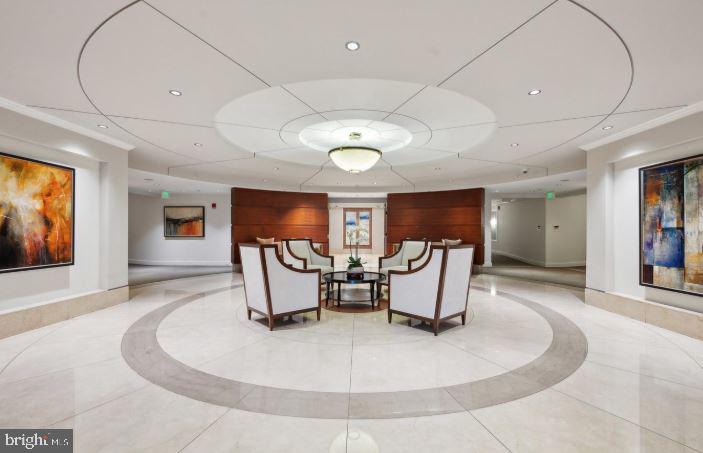 5 Park Pl #607