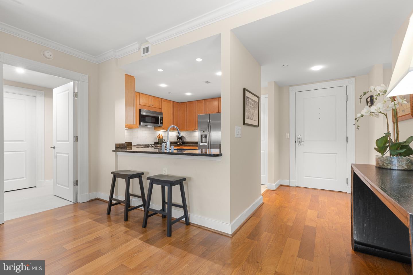 5 Park Pl #607
