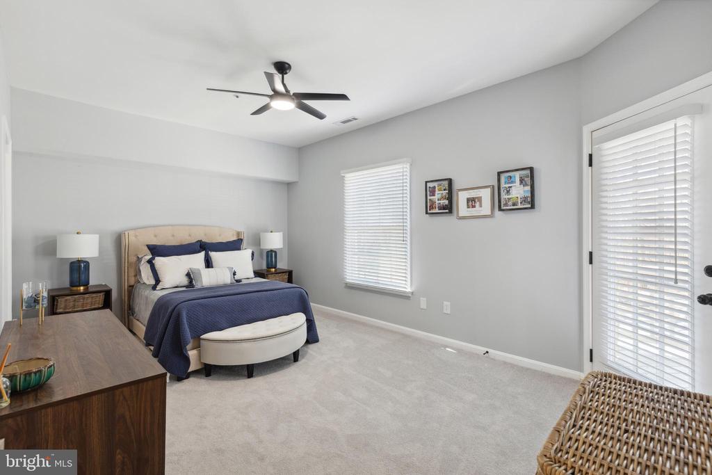 2711 SUMMERVIEW WAY #203