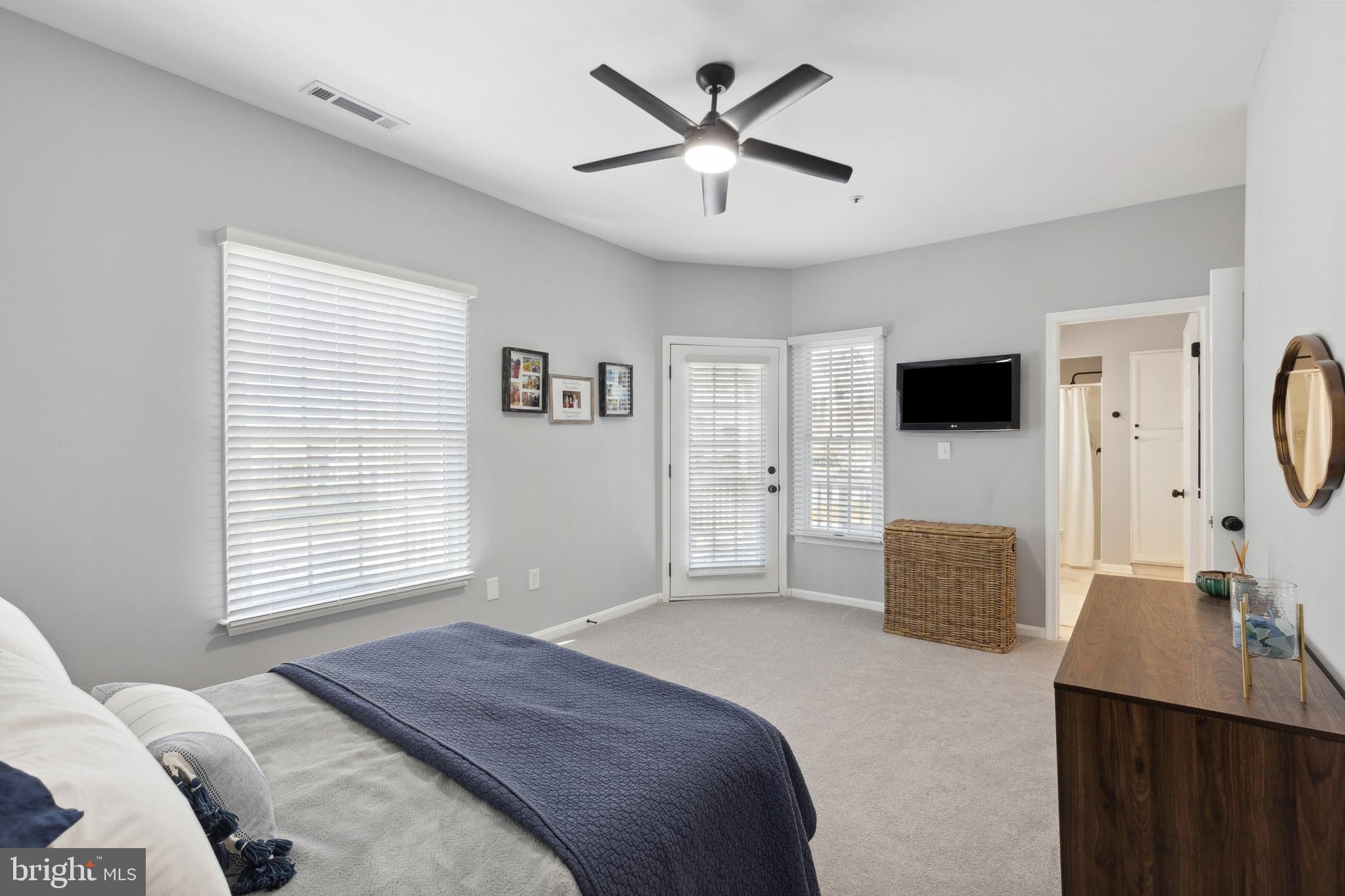 2711 SUMMERVIEW WAY #203