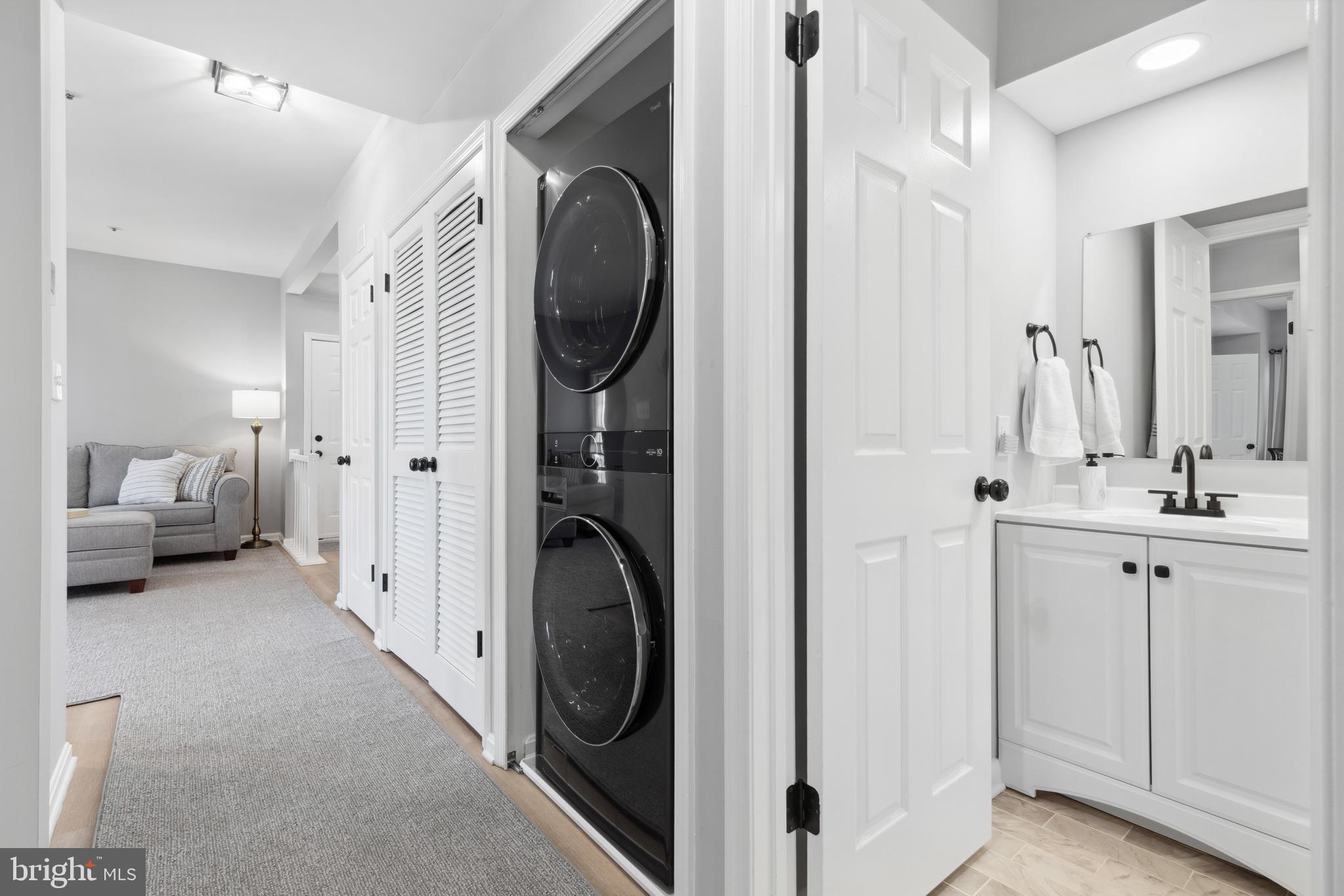 2711 SUMMERVIEW WAY #203