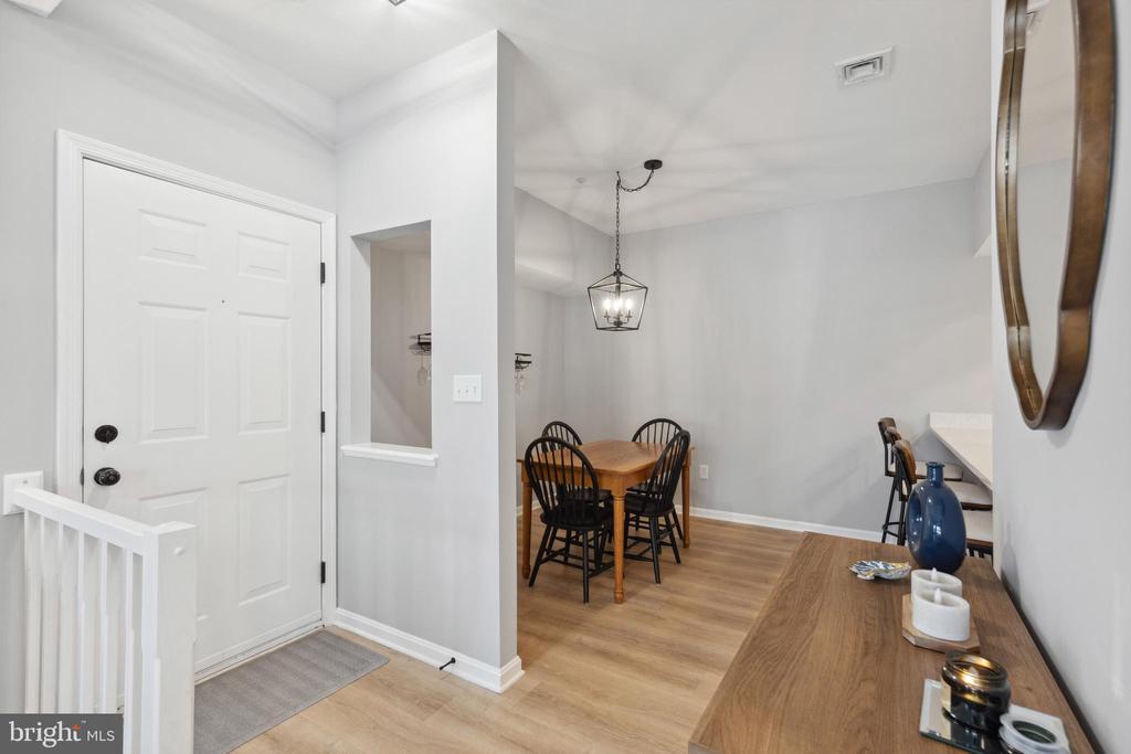 2711 SUMMERVIEW WAY #203