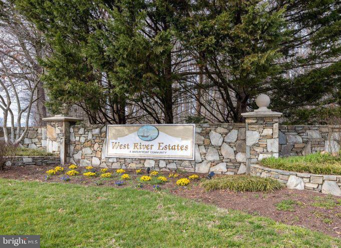 605 Lavender Ct
