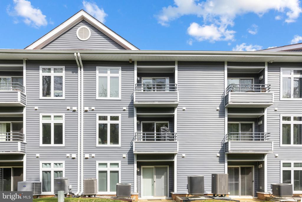 1127 Lake Heron Dr #3b