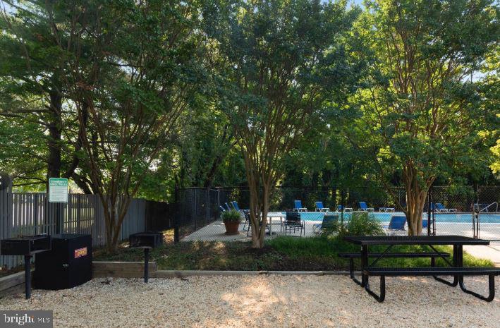 1127 Lake Heron Dr #3b